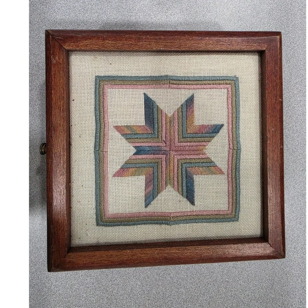 Vintage Lynne Tomlinson Amish Betsy Box Star Needlepoint Wood Keepsake 1995